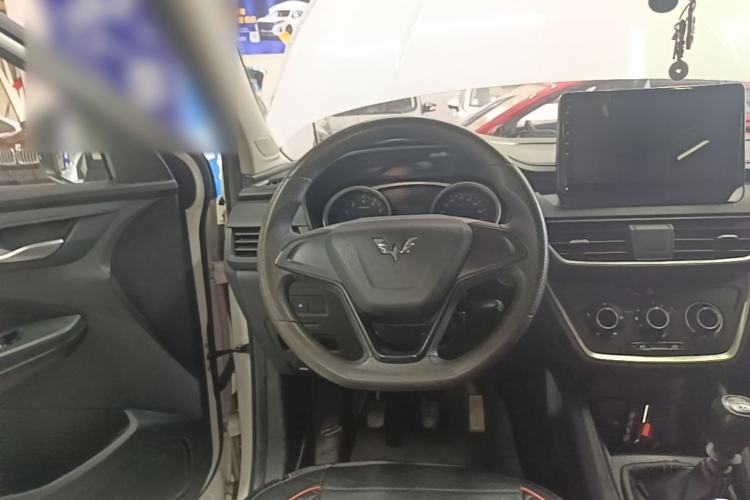 Used Wuling Hongguang S3 2019 1.5L Manual Standard Version China VI Standard Steering Wheel