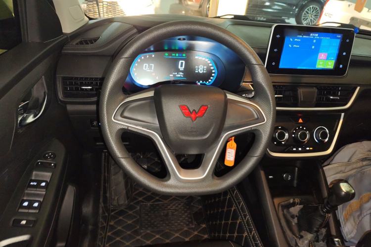 Used Wuling Hongguang S3 2019 1.5L Manual Comfort Model China VI Standard Steering Wheel
