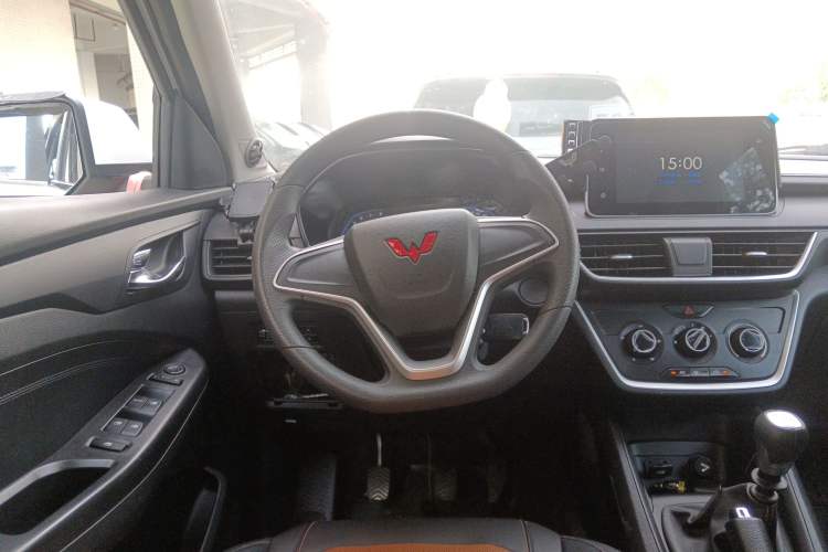 Used Wuling Hongguang S3 2019 1.5L Manual Comfort Model China VI Standard Steering Wheel