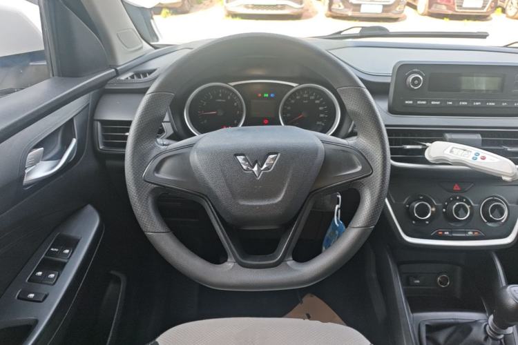 Used Wuling Hongguang S3 2019 1.5L Manual Standard Version China VI Standard Steering Wheel