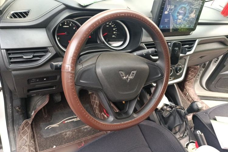 Used Wuling Hongguang S3 2019 1.5L Manual Standard Version China VI Standard Steering Wheel