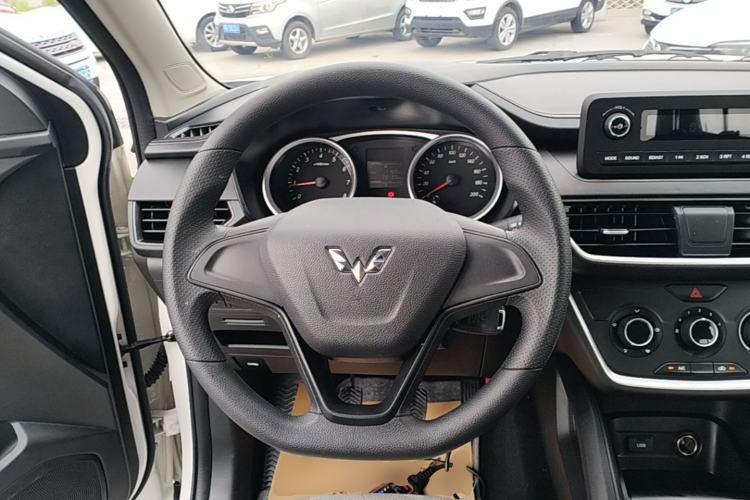 Used Wuling Hongguang S3 2019 1.5L Manual Standard Version China VI Standard Steering Wheel