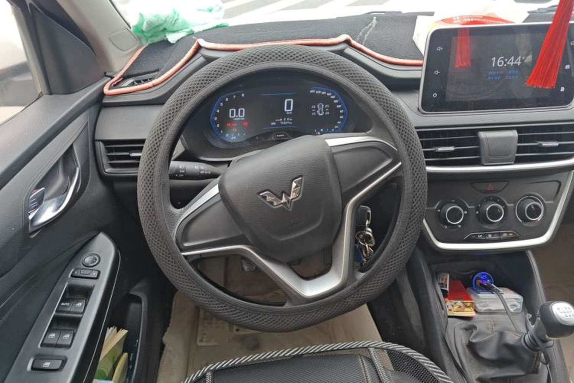 Used Wuling Hongguang S3 2019 1.5L Manual Comfort Model China VI Standard Steering Wheel