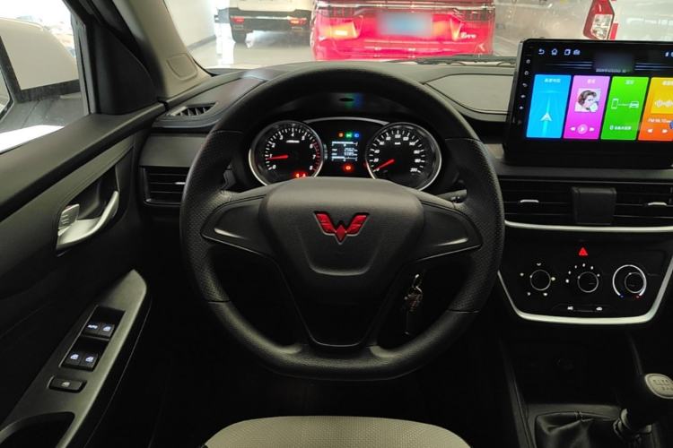 Used Wuling Hongguang S3 2019 1.5L Manual Standard Version China VI Standard Steering Wheel
