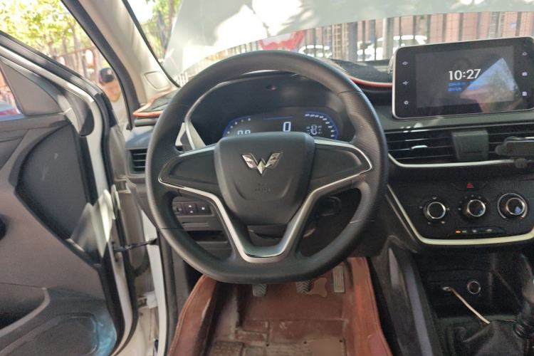 Used Wuling Hongguang S3 2019 1.5L Manual Comfort Model China VI Standard Steering Wheel