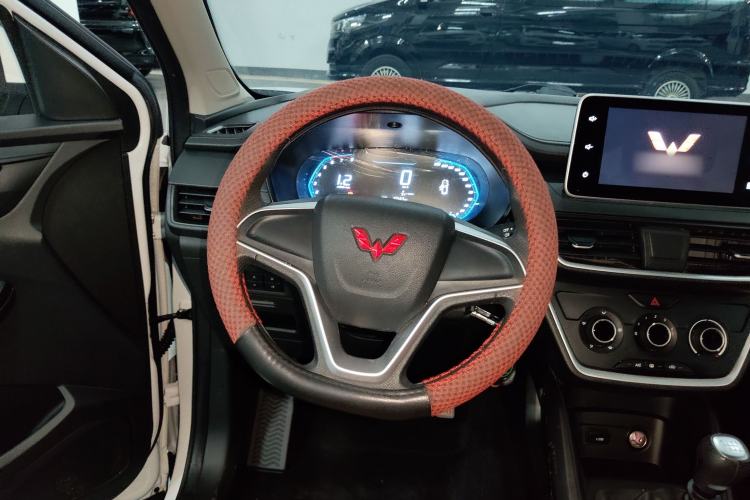 Used Wuling Hongguang S3 2019 1.5L Manual Comfort Model China VI Standard Steering Wheel
