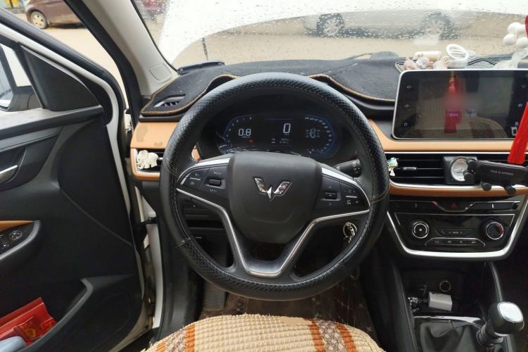 Used Wuling Hongguang S3 2019 1.5L Manual Luxury Model China VI Standard Steering Wheel