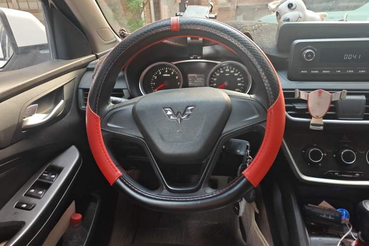 Used Wuling Hongguang S3 2019 1.5L Manual Standard Version China VI Standard Steering Wheel