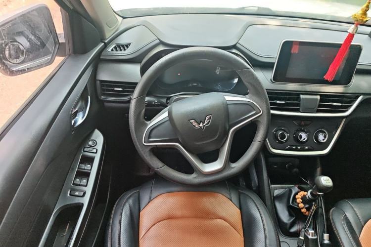 Used Wuling Hongguang S3 2019 1.5L Manual Luxury Model China VI Standard Steering Wheel