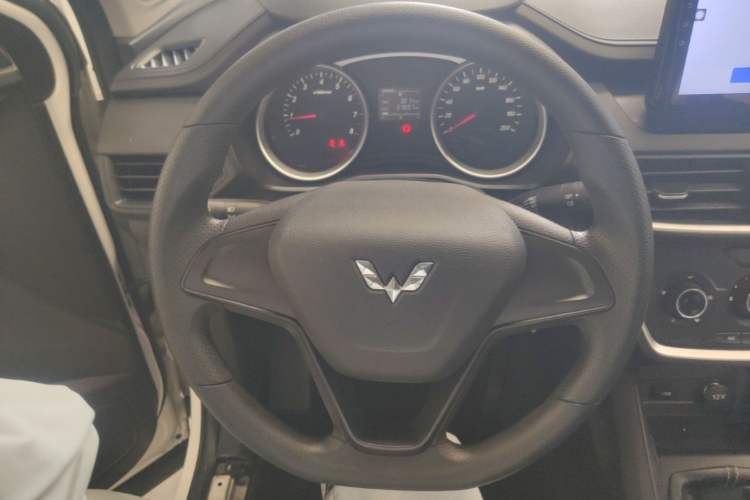 Used Wuling Hongguang S3 2019 1.5L Manual Standard Version China VI Standard Steering Wheel