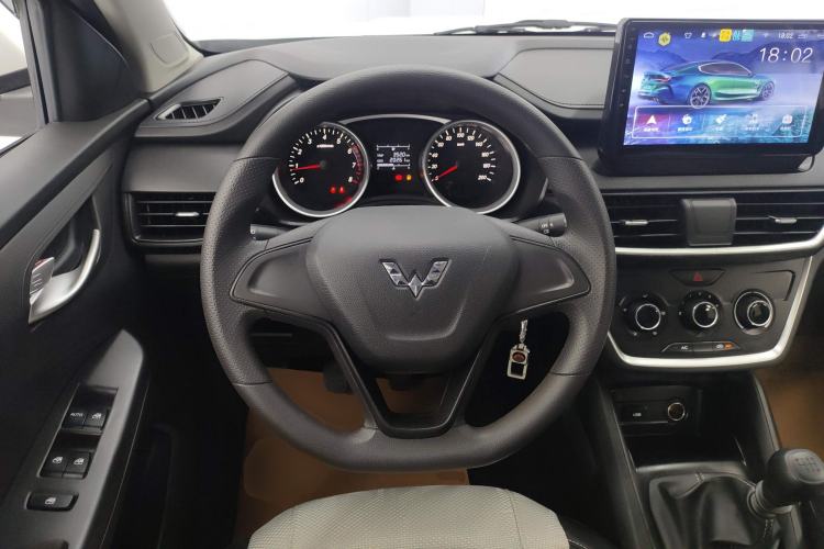 Used Wuling Hongguang S3 2019 1.5L Manual Standard Version China VI Standard Steering Wheel
