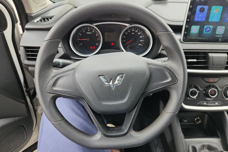 Used Wuling Hongguang S3 2019 1.5L Manual Standard Version China VI Standard Steering Wheel