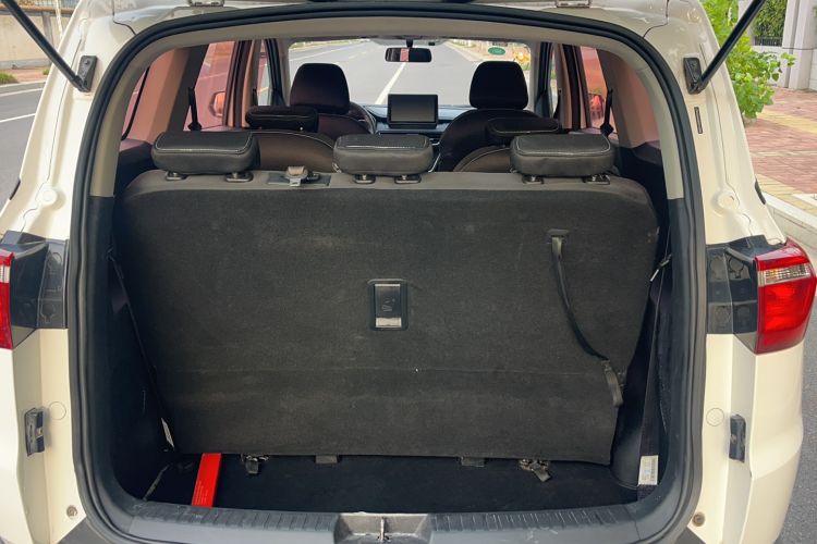 Used Wuling Hongguang S3 2019 1.5L Manual Standard Version China VI Standard Trunk