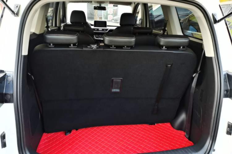 Used Wuling Hongguang S3 2019 1.5L Manual Comfort Model China VI Standard Trunk