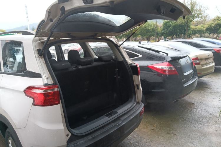 Used Wuling Hongguang S3 2019 1.5L Manual Standard Version China VI Standard Trunk