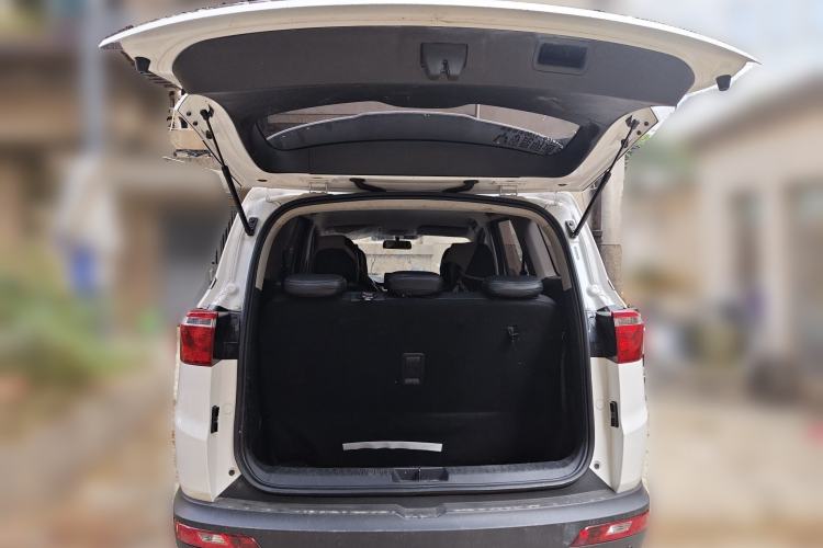 Used Wuling Hongguang S3 2019 1.5L Manual Standard Version China VI Standard Trunk