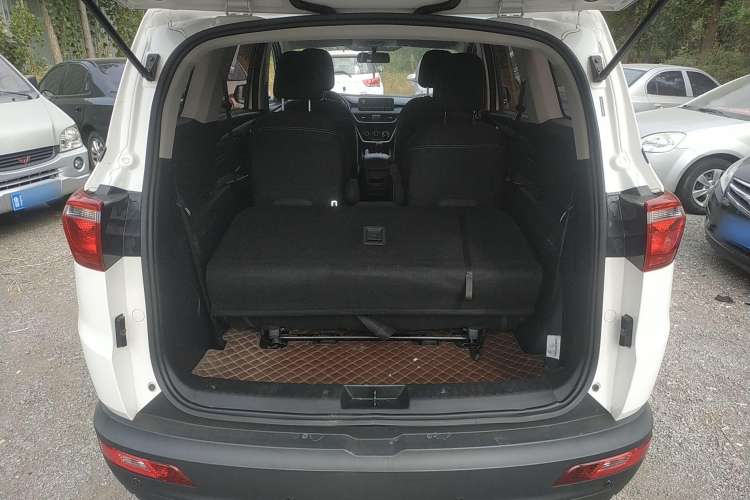 Used Wuling Hongguang S3 2019 1.5L Manual Standard Version China VI Standard Trunk