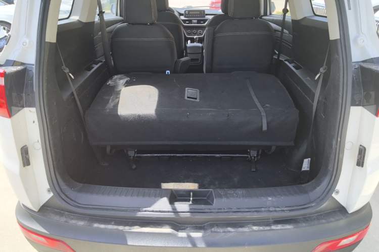 Used Wuling Hongguang S3 2019 1.5L Manual Standard Version China VI Standard Trunk