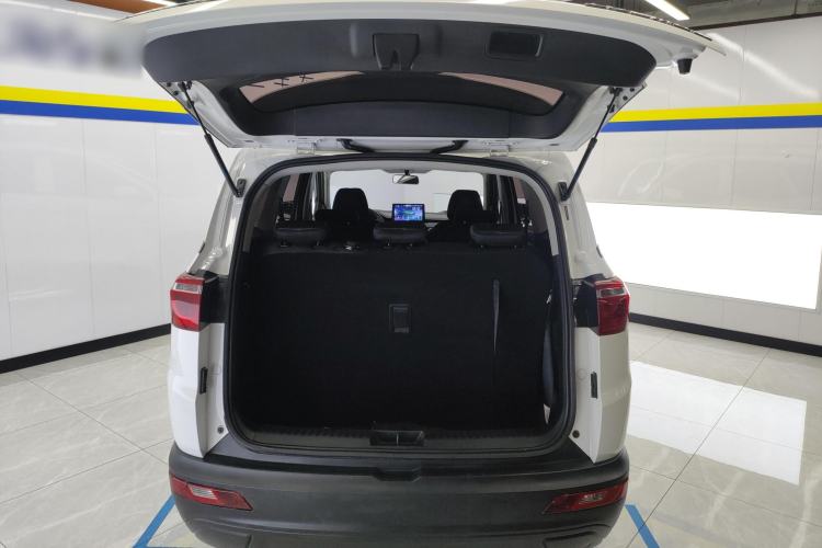 Used Wuling Hongguang S3 2019 1.5L Manual Standard Version China VI Standard Trunk