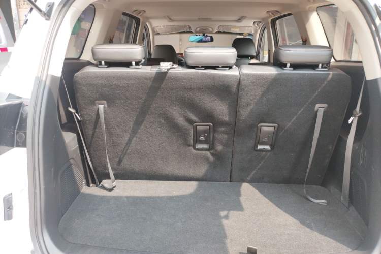 Used Wuling Hongguang S3 2019 Automatic Clutch Version 1.5L Manual Luxury Model China V Standard Trunk