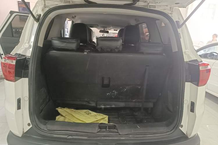 Used Wuling Hongguang S3 2019 1.5L Manual Standard Version China VI Standard Trunk