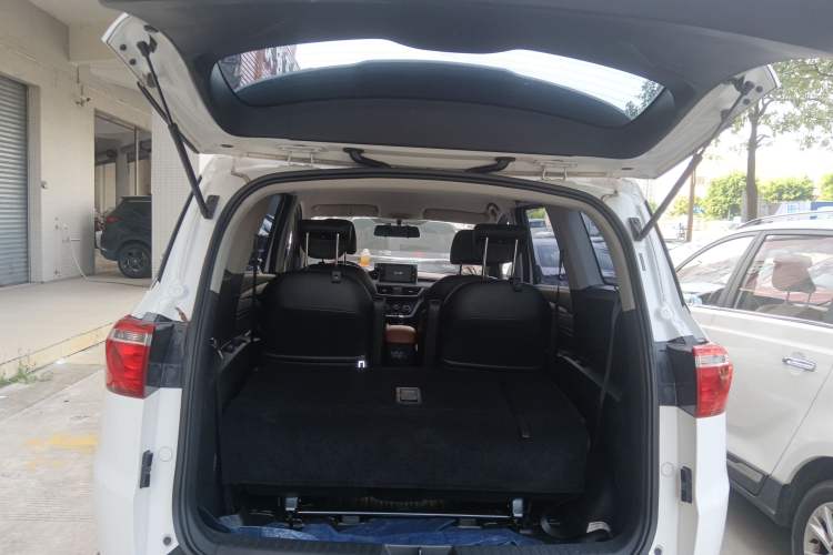 Used Wuling Hongguang S3 2019 1.5L Manual Comfort Model China VI Standard Trunk