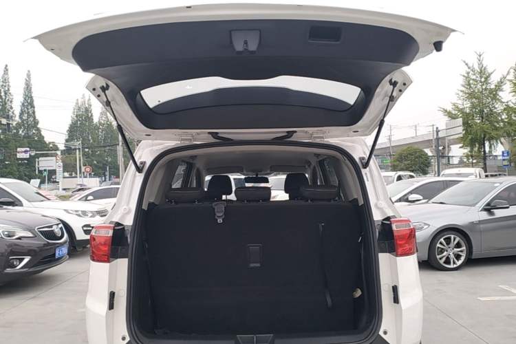 Used Wuling Hongguang S3 2019 1.5L Manual Standard Version China VI Standard Trunk