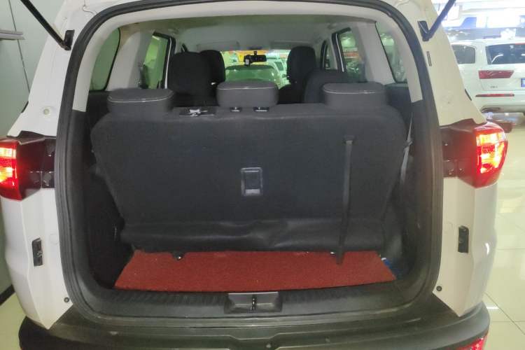 Used Wuling Hongguang S3 2019 1.5L Manual Standard Version China VI Standard Trunk