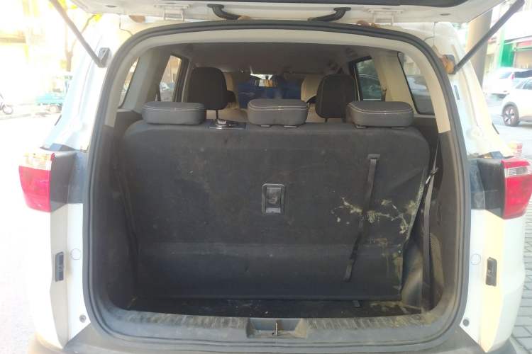 Used Wuling Hongguang S3 2019 1.5L Manual Standard Version China VI Standard Trunk