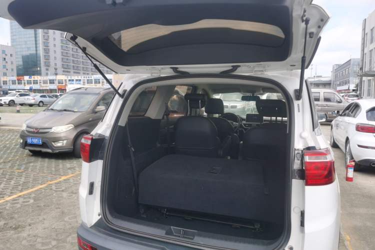 Used Wuling Hongguang S3 2019 1.5L Manual Comfort Model China VI Standard Trunk