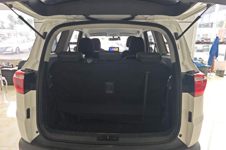 Used Wuling Hongguang S3 2019 1.5L Manual Standard Version China VI Standard Trunk
