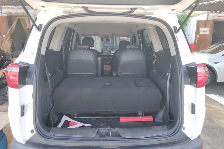 Used Wuling Hongguang S3 2019 1.5L Manual Comfort Model China VI Standard Trunk