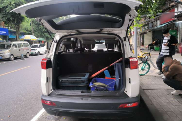 Used Wuling Hongguang S3 2019 1.5T Manual Comfort Edition China VI Standard Trunk