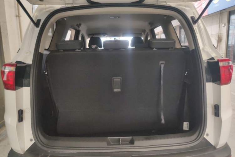 Used Wuling Hongguang S3 2019 1.5L Manual Standard Version China VI Standard Trunk