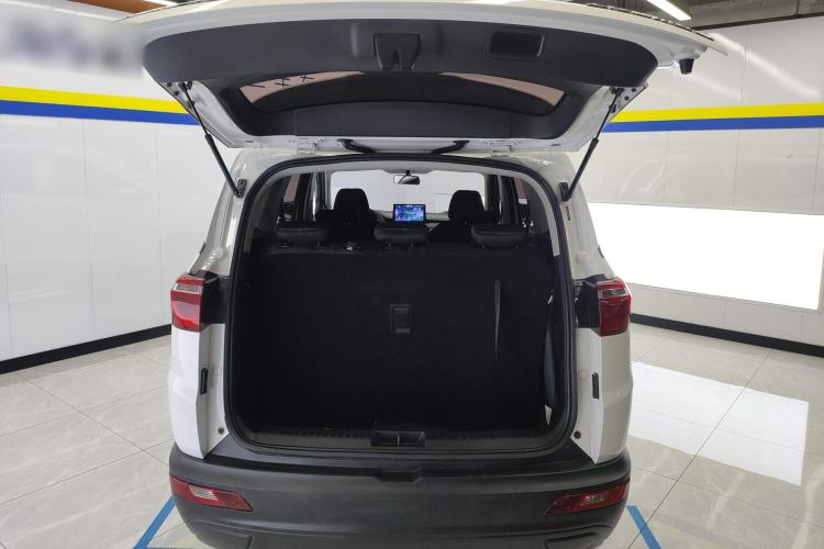 Used Wuling Hongguang S3 2019 1.5L Manual Standard Version China VI Standard Trunk