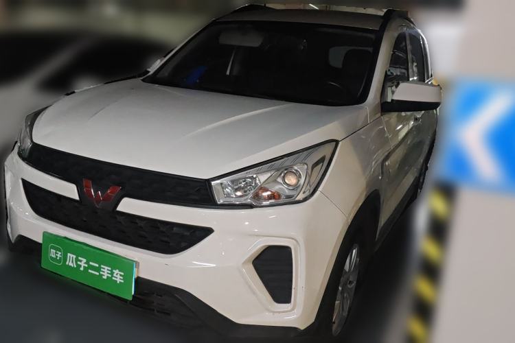 Gebrauchter Wuling Hongguang S3 2019 1.5L Manual Standard Version China VI Standard Guazi used car, China used car export, Used car for sale, Used  cars, Cheapest cars for sale