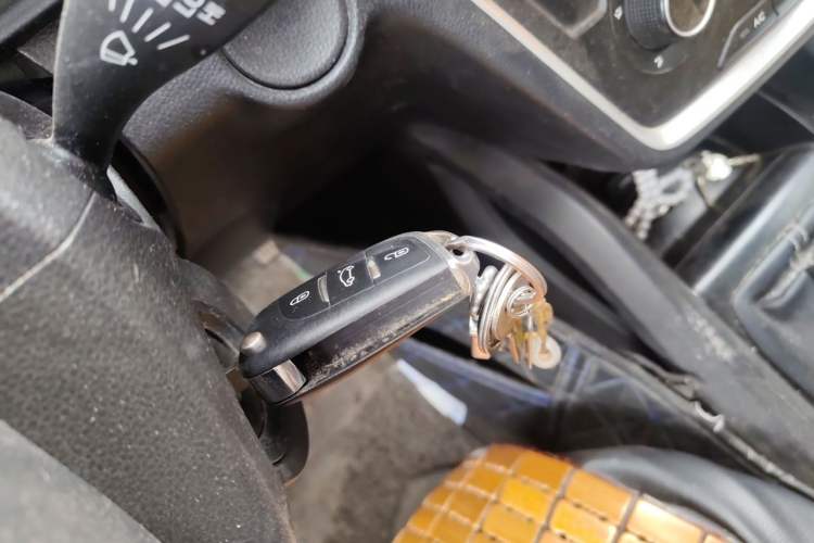 Used Wuling Hongguang S3 2019 1.5L Manual Standard Version China VI Standard Vehicle Key