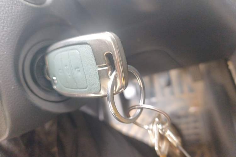 Used Wuling Hongguang S3 2019 1.5L Manual Comfort Model China VI Standard Vehicle Key