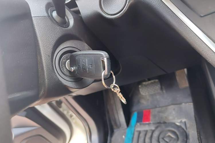 Used Wuling Hongguang S3 2019 Automatic Clutch Version 1.5L Manual Comfort Model China V Standard Vehicle Key