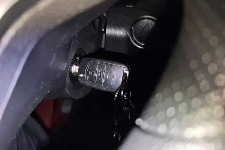 Used Wuling Hongguang S3 2019 1.5T Manual Comfort Edition China VI Standard Vehicle Key