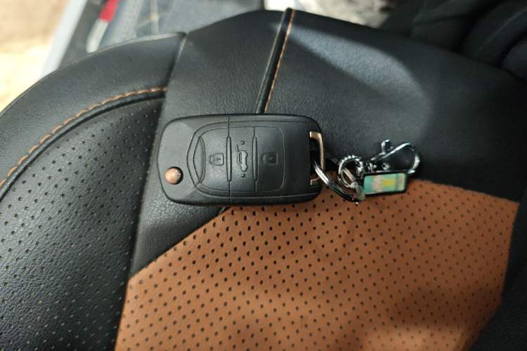 Used Wuling Hongguang S3 2019 1.5L Manual Comfort Model China VI Standard Vehicle Key