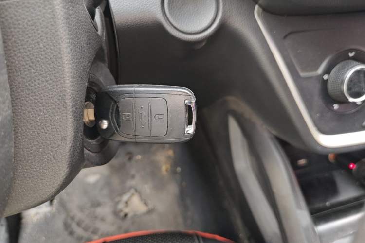 Used Wuling Hongguang S3 2019 1.5L Manual Standard Version China VI Standard Vehicle Key