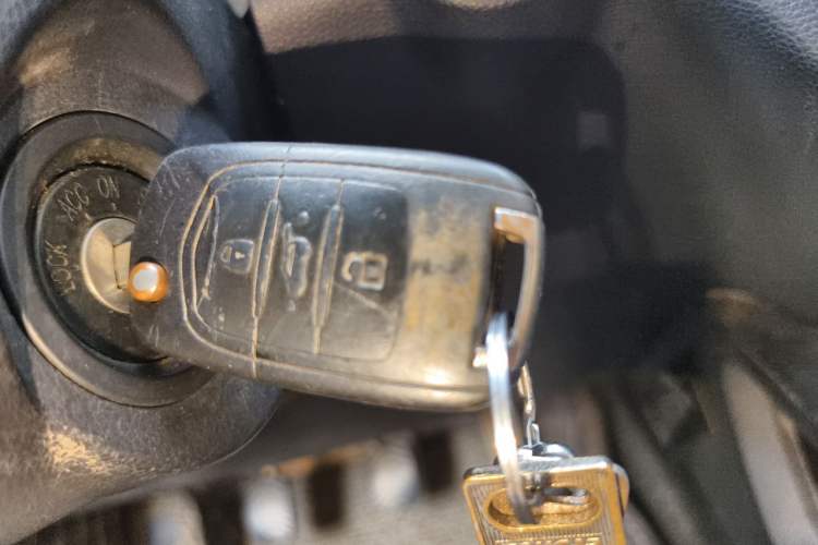 Used Wuling Hongguang S3 2019 1.5L Manual Comfort Model China VI Standard Vehicle Key