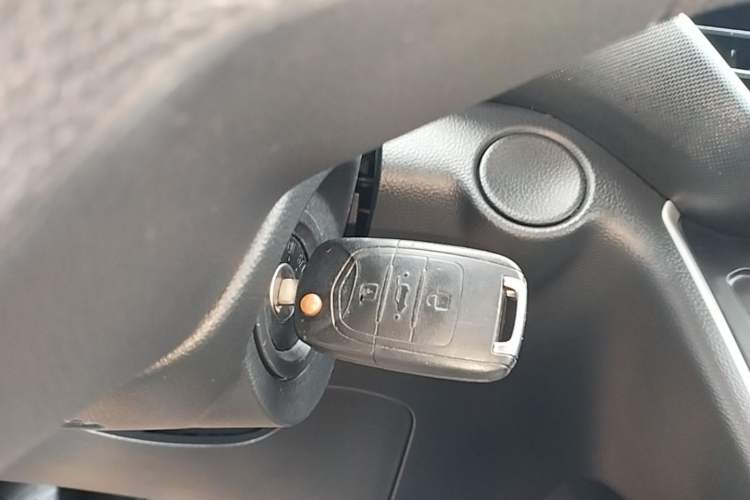 Used Wuling Hongguang S3 2019 1.5L Manual Standard Version China VI Standard Vehicle Key