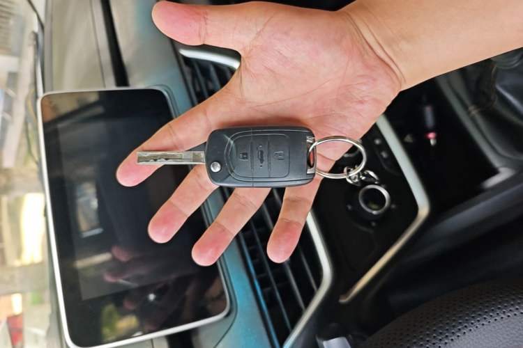 Used Wuling Hongguang S3 2019 Automatic Clutch Version 1.5L Manual Comfort Model China V Standard Vehicle Key