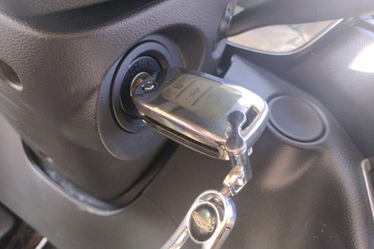 Used Wuling Hongguang S3 2019 1.5L Manual Comfort Model China VI Standard Vehicle Key