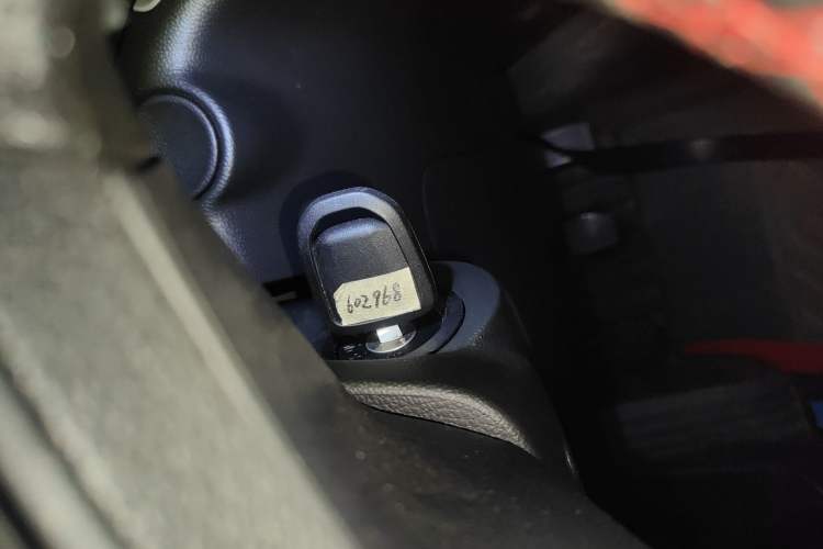Used Wuling Hongguang S3 2019 1.5L Manual Standard Version China VI Standard Vehicle Key