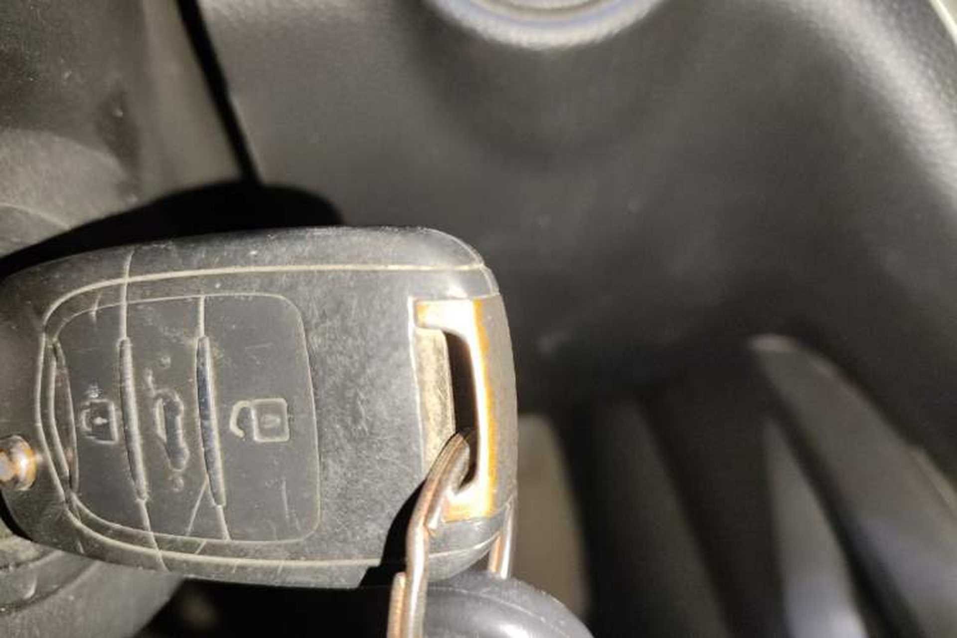 Used Wuling Hongguang S3 2019 1.5L Manual Standard Version China VI Standard Vehicle Key