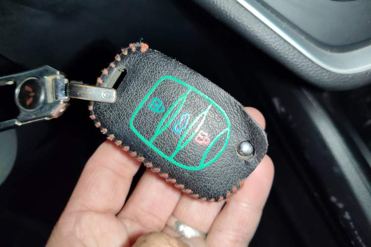Used Wuling Hongguang S3 2019 1.5L Manual Comfort Model China VI Standard Vehicle Key