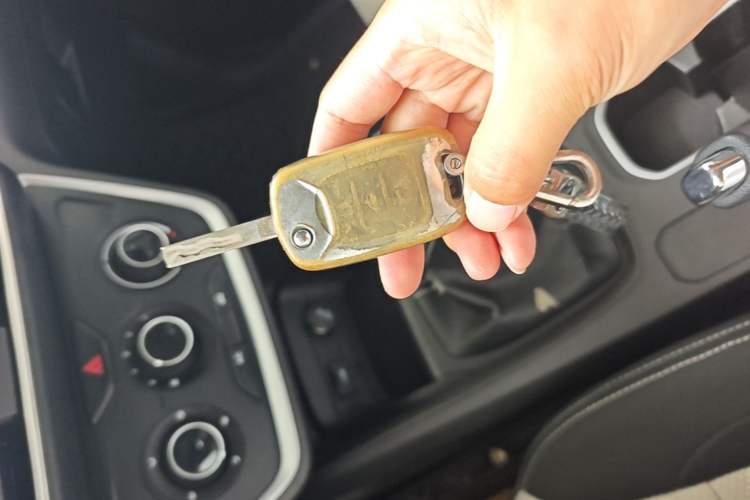 Used Wuling Hongguang S3 2019 1.5L Manual Standard Version China VI Standard Vehicle Key